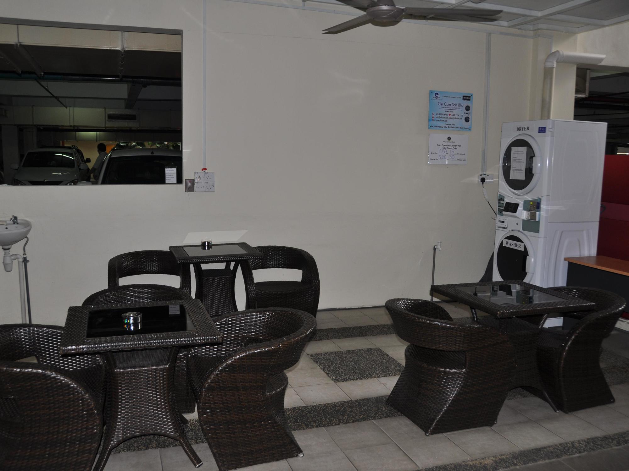 OYO 89847 Switz Paradise Hotel Kota Kinabalu Exterior foto